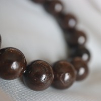Bracelets de météorite d'Afrique de l'Ouest de luxe, spécimen minéral, pierre métallique, tranche de météorite, grain de cristal NWA