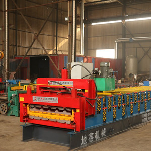 Petit pain de tôle ondulée formant la machine Facile à manipuler en aluminium Rooftile galvanisé faisant profil en <span class=keywords><strong>acier</strong></span> <span class=keywords><strong>tuile</strong></span> automatique PPGI - Product Image 3