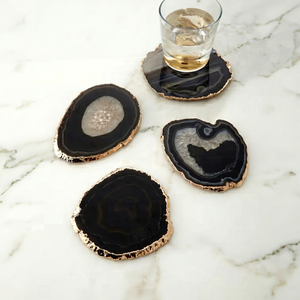 Juego de Posavasos Modernos Hechos a Mano con Resina Epoxi |   Posavasos de Estilo Ágata con Detalles Dorados, Diseño Artístico de Naturaleza Muerta, Alta Calidad - Product Image 4