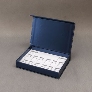 Boîte magnétique vide pliable de luxe en carton rigide mat de grande taille avec logo personnalisé de qualité supérieure, en forme de <span class=keywords><strong>livre</strong></span>, imprimée en quatre couleurs, couleur <span class=keywords><strong>bordeaux</strong></span> - Product Image 1