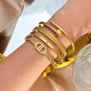 ขายส่งเครื่องประดับสแตนเลสชุบทอง 18k หรูหรา กำไลข้อมือคริสตัลประดับเพชรเทียมสำหรับผู้หญิง - Product Image 3