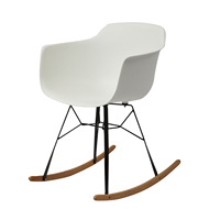Fauteuil à bascule ergonomique en plastique durable avec base en métal moderne et balançoires en bois pour salon