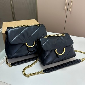 White Quilted Chain Shoulder Bag With Gold Hardware Fashion Crossbody Bag For Everyday Use All Seasons Spring 2026 - Product Image 2