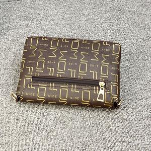 กระเป๋าสี่เหลี่ยมขายส่งจากโรงงานโดยตรงสำหรับผู้หญิง กระเป๋าหนังสะพายไหล่ผู้หญิง กระเป๋าแฟชั่นลายพิมพ์สไตล์วายลด์สำหรับผู้หญิง - Product Image 4