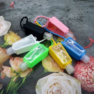 ขวดใส่เจลแอลกอฮอล์แบบพกพา ซิลิโคน สกรีนโลโก้ได้ ง่ายต่อการเปิด พร้อมเชือกห้อย สำหรับธุรกิจและของขวัญส่งเสริมการขาย - Product Image 2