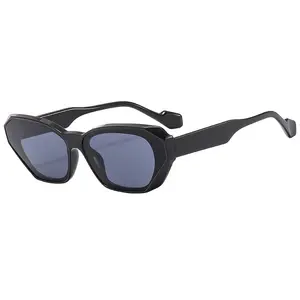 Mens lüks güneş gözlüğü 2024 Vintage Sunglass Uv400 serin erkekler Retro yeni Vogue küçük çerçeve marka kare güneş gözlüğü