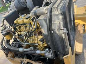 Moteur diesel utilisé 33HP à double tambour vibrant CAT CB24 en stock - Product Image 6