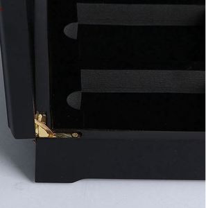 <span class=keywords><strong>Caja</strong></span> de Perfume de Madera Negra <span class=keywords><strong>Rectangular</strong></span> de Lujo con Acabado Lacado Personalizado, Embalaje Árabe Personalizado de Dubái, <span class=keywords><strong>Caja</strong></span> de Madera <span class=keywords><strong>MDF</strong></span> con Tapa Abatible - Product Image 5