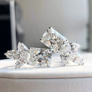 Orecchini a Perno Quadrati a Forma di Foglia per Donne, Design Elegante da Principessa, Accessori Delicati per Uso Quotidiano - Product Image 1