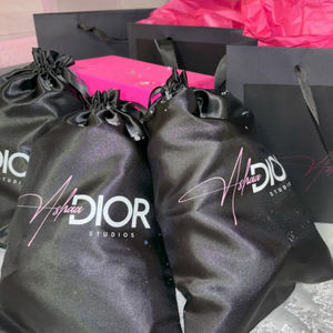 ブランドロゴ入り サテン 巾着袋 シルクヘア用パッケージポーチ ウィッグ収納 ジュエリー保管用 防塵 大型サイズ 格安価格 - Product Image 4