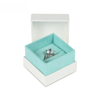 Boîte à bijoux en carton blanc avec Logo personnalisé, petite boîte cadeau pour pendentif, bague, emballage de bijoux en papier, boîte et pochette