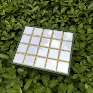 Boîte de présentation de perles entièrement transparente 4*4cm, boîte de <span class=keywords><strong>rangement</strong></span> pour pierres précieuses, <span class=keywords><strong>diamant</strong></span> brut, boîte carrée avec plateau à carreaux - Product Image 1