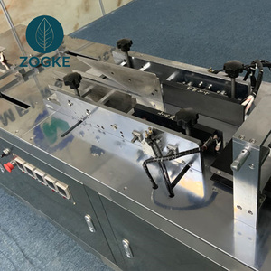 Machine d'emballage de film semi-automatique électrique à prix compétitif avec moteur et engrenage pour applications alimentaires - Product Image 1