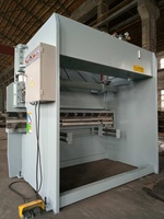 Plieuse de tôles hydraulique multifonctionnelle pour cintrer et plier les tôles