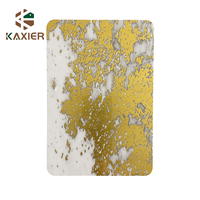 Dalles de marbre artificiel blanc Calacatta au prix le moins cher pour comptoirs de cuisine Panneaux de douche en marbre d'ingénierie de 8mm