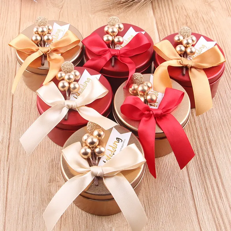 Fabricant OEM ODM Golden Cylinder Party Birthday Wedding Metal Tin Candy Box avec Bowknot et décoration de perles