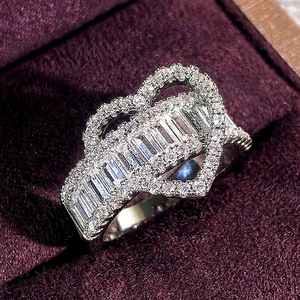 Anello a cuore scintillante per donna, gioiello da dito dolce e alla moda - Product Image 5