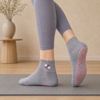Chaussettes de yoga pour femmes, chaussettes de pilates personnalisées, logo de marque personnalisé, chaussettes antidérapantes avec grip en silicone pour pilates, yoga, gym