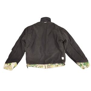 Il produttore di giacche 2025 fornisce giacche da <span class=keywords><strong>uomo</strong></span> autunnali e invernali-grembiule pieghettato, effetto ricamo scuro - Product Image 5