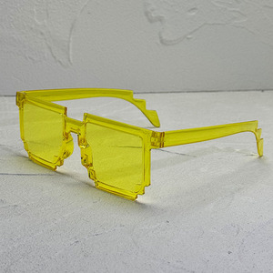 Lunettes de soleil mosaïques amusantes, lunettes à pixels pour selfies, pour femmes et hommes, lunettes de soleil originales, accessoires de fête - Product Image 1