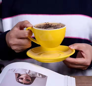 Mug à café en céramique et porcelaine 220cc avec logo personnalisé, glaçure colorée professionnelle, pour cappuccino et latte, avec soucoupe et cuillère, idéal pour la rentrée scolaire - Product Image 4