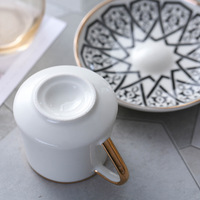 Tasses à café turques élégantes avec tasse et soucoupe en porcelaine plaquée or, ensemble de café arabe pour hôtel et restaurant