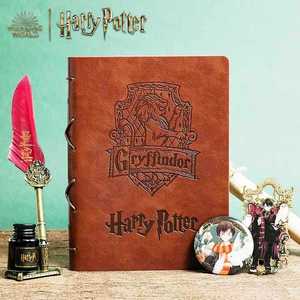 Set de Regalo de Papelería con Licencia Oficial al por Mayor: Pluma Retro, Cuaderno de Cuero, Marcador y Caja de Regalo Coleccionable - Product Image 2