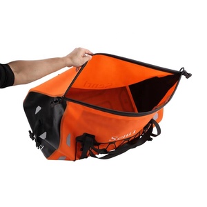 Precio de fábrica Bolsa de lona impermeable de moda para hombres Colores personalizados disponibles en tamaños grandes 60L <span class=keywords><strong>70L</strong></span> 80L 90L Cierre de cremallera - Product Image 1