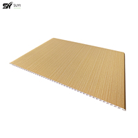 Panneau mural en PVC imitation bois moderne, imperméable et ignifuge, avec surface décorative pour salon, chambre et maison (vente en gros)