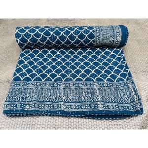 Colcha de algodón Kantha tradicional con estampado a mano y bordados artísticos, ligera y cómoda. - Product Image 2