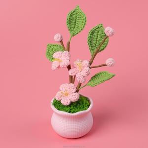 Pot de fleurs en crochet rose tricoté à la main, décoration artificielle pour Noël, Halloween, la remise des diplômes, la fête des mères - Product Image 3