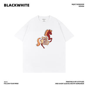 Camiseta Negra con Logo Blanco Estampado, Talla L, 100% Algodón, Unisex, Jersey Transpirable, Hecho en China - Product Image 4