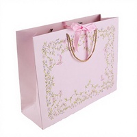 Sacs cadeaux rectangulaires en papier d'art biodégradable de luxe en gros avec poignée en ruban, impression numérique personnalisée du logo pour l'emballage de cadeaux et d'artisanat