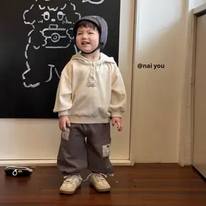 Ensemble de survêtement tendance et élégant pour garçons, style <span class=keywords><strong>coréen</strong></span>, tendance enfant, cool, nouveau style printemps 2026 - Product Image 1