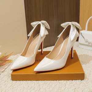 Zapatos de Tacón Alto Blancos, Elegantes y Profesionales, Estilo Diosa, con Lazo, Cómodos, Tacón de Aguja, Punta Puntiaguda, Suelas Rojas, para Mujer - Product Image 1