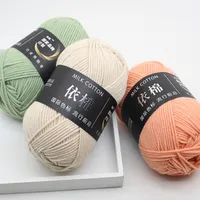 गर्म बिक्री कारखाने उच्च गुणवत्ता पुनर्नवीनीकरण कपड़े crochet मैनुअल के लिए 100% कपास यार्न बुनाई यार्न टी शर्ट crochet कपास