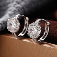 Halo Kübik Zirkonya Huggie Halka Küpeler, Kadınlar için, 8mm, Altın Kaplama Pirinç Pave CZ Kulak Halkaları, 2 Renk