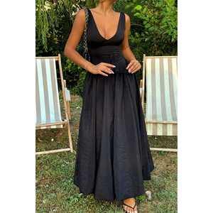 Robe de cocktail noire à bretelles - Product Image 6