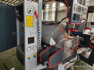 Scie à découper CNC à double tête pour fenêtres en <span class=keywords><strong>aluminium</strong></span>, <span class=keywords><strong>prix</strong></span> usine, 500/550/600 mm, motorisée, haute précision, contrôlée par PLC, 220V/380V - Product Image 2