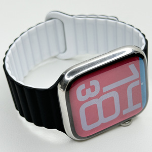 Correa de reloj de silicona con bucle magnético de dos tonos, compatible con Apple Watch Ultra/SE (varias generaciones) - Product Image 5