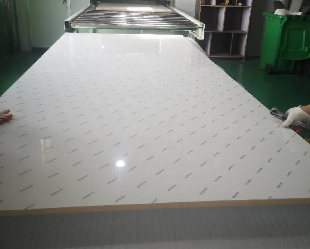 Высококачественная Глянцевая белая ламинированная фанера для кухонных шкафов и дверей шкафа LG Hausys PET