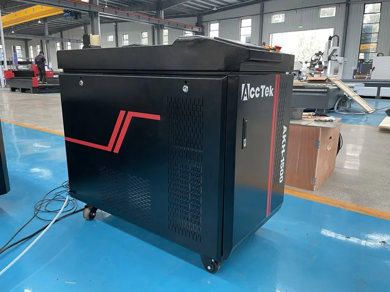 Machine de soudage laser à fibre 1500w 2000w pour tôle d'acier inoxydable au carbone 4mm en métal