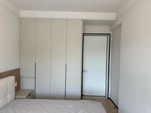 Armario de puerta de cristal de lujo ligero, armario con acabado de madera moderno Simple, puerta de combinación grande para el hogar, muebles de dormitorio de Hotel - Product Image 4