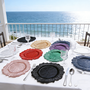 Assiettes rondes en plastique de 33 cm (13 pouces) avec bord festonné, couleur or rose, motif floral, pour la décoration de dîner, de mariage ou de fête - Product Image 1