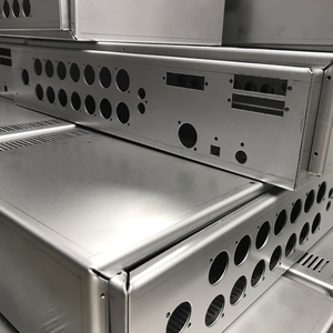 Service CNC Vietnam : Tôles en acier inoxydable avec découpes circulaires et trous de ventilation pour usage industriel - Product Image 1