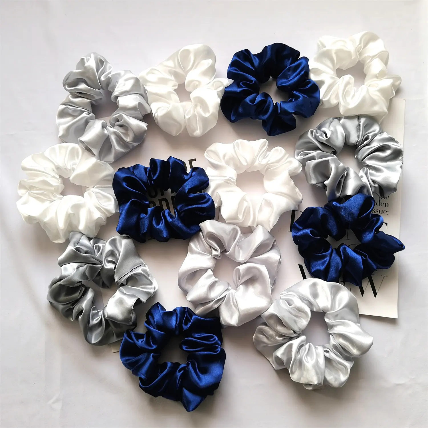 2023 Wholesale Women Elastic Rubber Bands Ponytail Holders Scrunchies Accessory Custom Satin Scrunchies For Hair