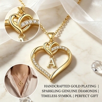 Collar con colgante de letra inicial de corazón hueco, con incrustaciones de diamantes de imitación brillantes, cadena de clavícula con alfabeto personalizado para mujer, uso diario