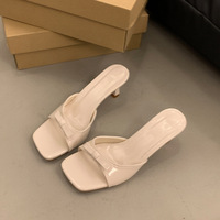 Nouvelle Collection Été – Sandales Mule Sexy à Talons Carrés et Bout Ouvert pour Femme – Modèle Hilary