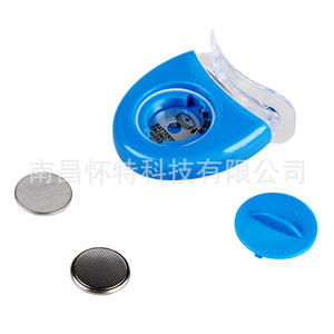 Dispositivo para blanquear los dientes con pequeña luz azul. - Product Image 4