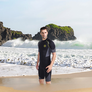 Femmes et hommes 1.5mm <span class=keywords><strong>néoprène</strong></span> à manches courtes <span class=keywords><strong>veste</strong></span> de plongée en gros combinaison humide maillots de bain avec fermeture éclair avant pour la natation <span class=keywords><strong>surf</strong></span> - Product Image 1